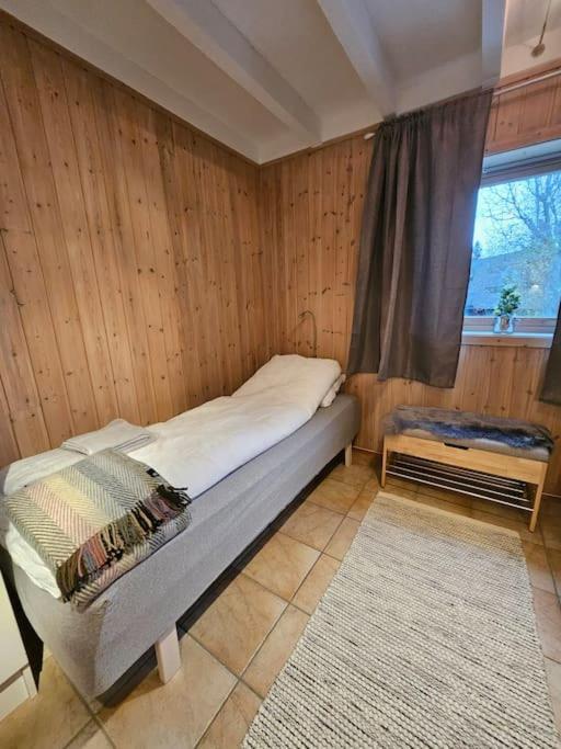 3 Bedrooms Apartment! Close To Aurora Observatory.